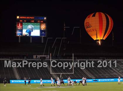 Thumbnail 3 in Le Grand vs. Sierra Canyon (CIF State D4 Final) photogallery.
