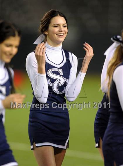 Thumbnail 1 in Le Grand vs. Sierra Canyon (CIF State D4 Final) photogallery.