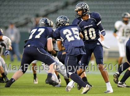 Thumbnail 1 in Le Grand vs. Sierra Canyon (CIF State D4 Final) photogallery.