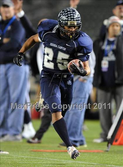 Thumbnail 1 in Le Grand vs. Sierra Canyon (CIF State D4 Final) photogallery.