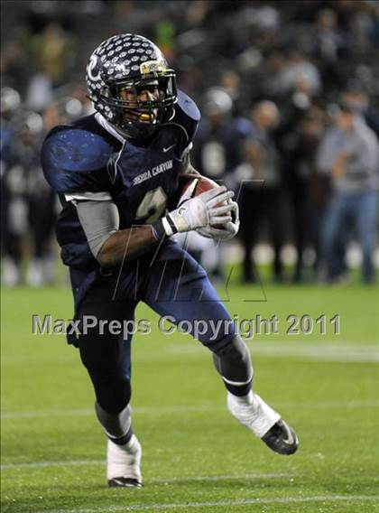Thumbnail 3 in Le Grand vs. Sierra Canyon (CIF State D4 Final) photogallery.
