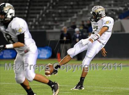 Thumbnail 3 in Le Grand vs. Sierra Canyon (CIF State D4 Final) photogallery.