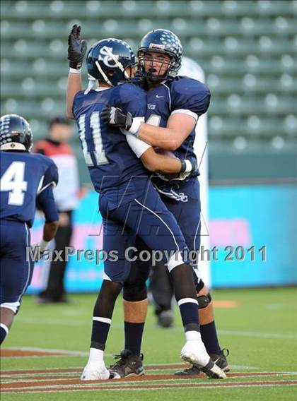 Thumbnail 3 in Le Grand vs. Sierra Canyon (CIF State D4 Final) photogallery.