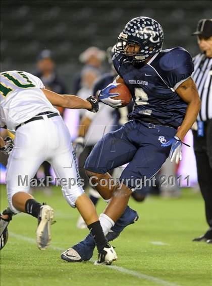 Thumbnail 3 in Le Grand vs. Sierra Canyon (CIF State D4 Final) photogallery.