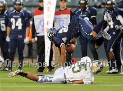 Thumbnail 1 in Le Grand vs. Sierra Canyon (CIF State D4 Final) photogallery.