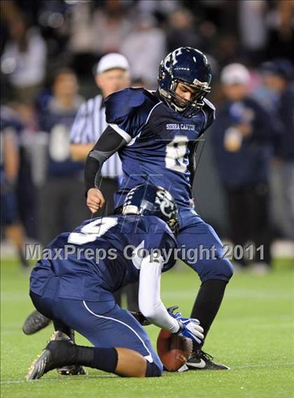 Thumbnail 1 in Le Grand vs. Sierra Canyon (CIF State D4 Final) photogallery.