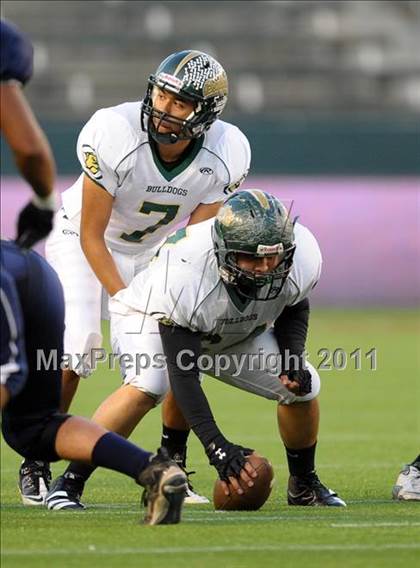 Thumbnail 2 in Le Grand vs. Sierra Canyon (CIF State D4 Final) photogallery.