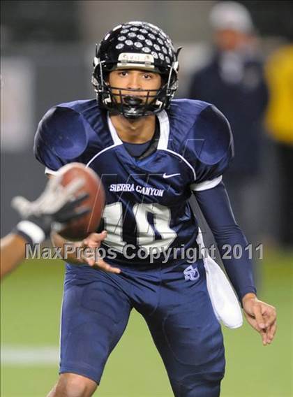 Thumbnail 1 in Le Grand vs. Sierra Canyon (CIF State D4 Final) photogallery.