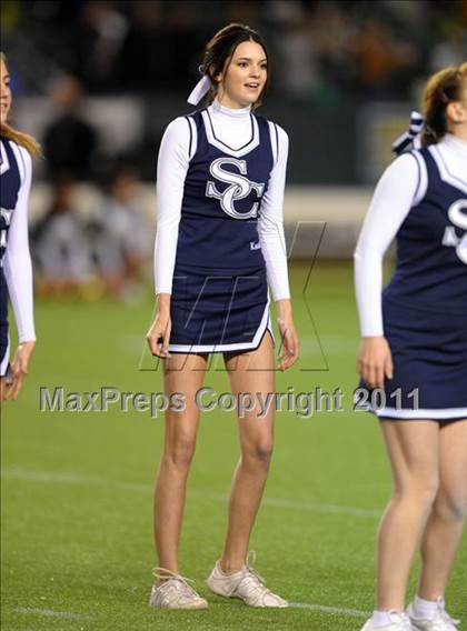 Thumbnail 1 in Le Grand vs. Sierra Canyon (CIF State D4 Final) photogallery.