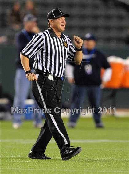 Thumbnail 3 in Le Grand vs. Sierra Canyon (CIF State D4 Final) photogallery.