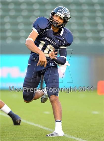Thumbnail 3 in Le Grand vs. Sierra Canyon (CIF State D4 Final) photogallery.