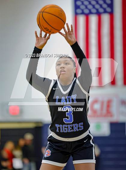 Thumbnail 1 in Chilton County vs Isabella (Chilton County Tournament) photogallery.