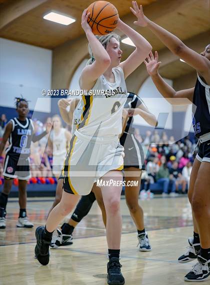 Thumbnail 2 in Chilton County vs Isabella (Chilton County Tournament) photogallery.