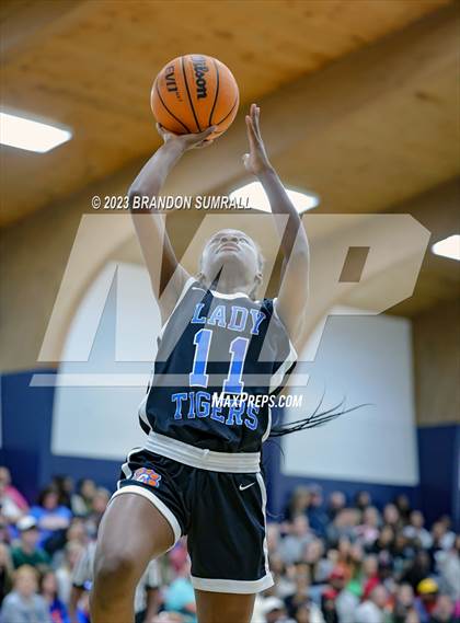 Thumbnail 2 in Chilton County vs Isabella (Chilton County Tournament) photogallery.