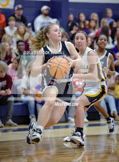 Thumbnail 3 in Chilton County vs Isabella (Chilton County Tournament) photogallery.