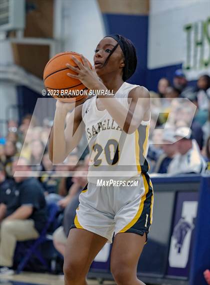 Thumbnail 2 in Chilton County vs Isabella (Chilton County Tournament) photogallery.