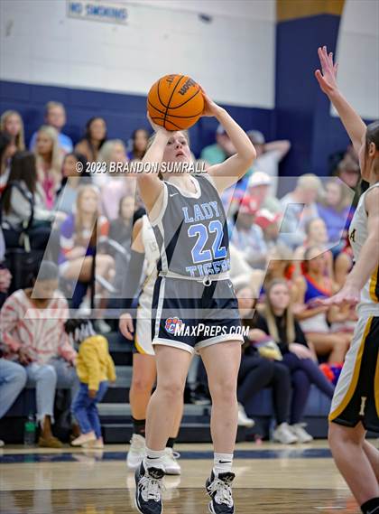 Thumbnail 2 in Chilton County vs Isabella (Chilton County Tournament) photogallery.