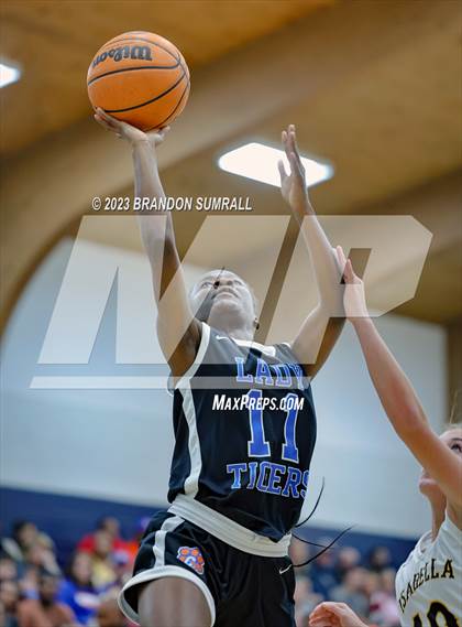 Thumbnail 2 in Chilton County vs Isabella (Chilton County Tournament) photogallery.