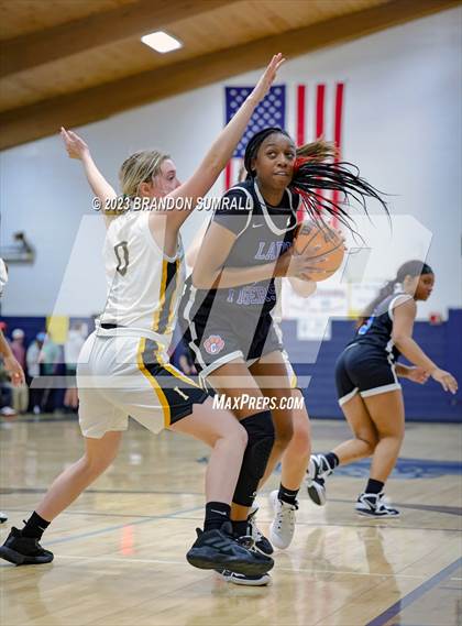 Thumbnail 1 in Chilton County vs Isabella (Chilton County Tournament) photogallery.
