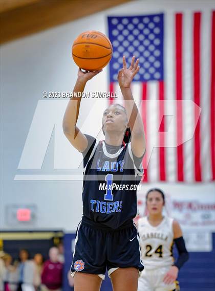 Thumbnail 1 in Chilton County vs Isabella (Chilton County Tournament) photogallery.