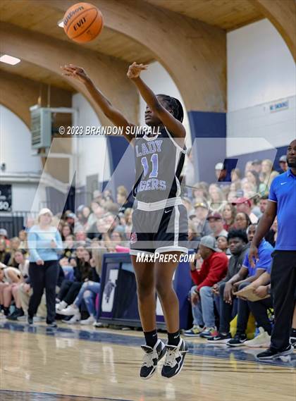 Thumbnail 3 in Chilton County vs Isabella (Chilton County Tournament) photogallery.