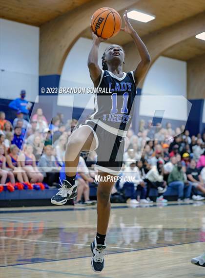 Thumbnail 1 in Chilton County vs Isabella (Chilton County Tournament) photogallery.