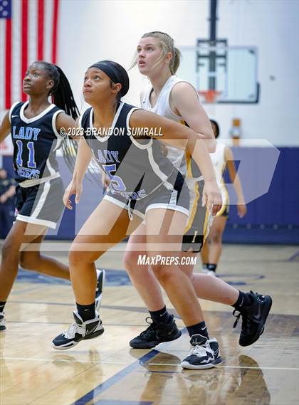 Thumbnail 2 in Chilton County vs Isabella (Chilton County Tournament) photogallery.