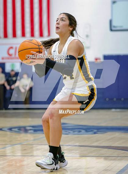 Thumbnail 3 in Chilton County vs Isabella (Chilton County Tournament) photogallery.