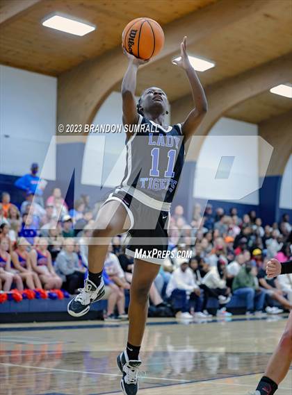 Thumbnail 2 in Chilton County vs Isabella (Chilton County Tournament) photogallery.