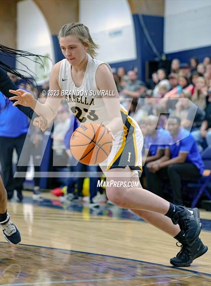 Thumbnail 2 in Chilton County vs Isabella (Chilton County Tournament) photogallery.
