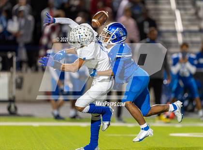 Thumbnail 3 in Midlothian vs Brewer UIL 5A Bi-District Playoff photogallery.