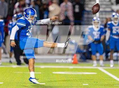 Thumbnail 3 in Midlothian vs Brewer UIL 5A Bi-District Playoff photogallery.