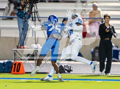 Thumbnail 1 in Midlothian vs Brewer UIL 5A Bi-District Playoff photogallery.