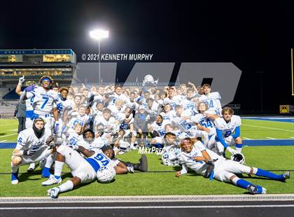 Thumbnail 2 in Midlothian vs Brewer UIL 5A Bi-District Playoff photogallery.