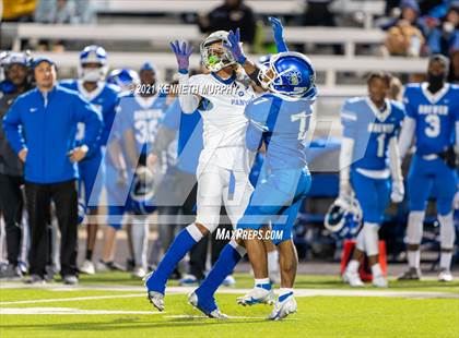 Thumbnail 3 in Midlothian vs Brewer UIL 5A Bi-District Playoff photogallery.