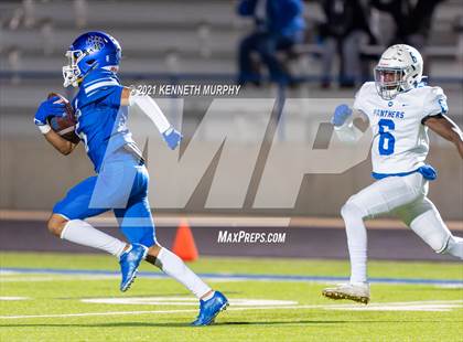 Thumbnail 1 in Midlothian vs Brewer UIL 5A Bi-District Playoff photogallery.