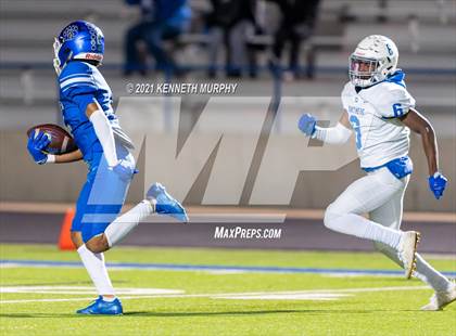 Thumbnail 2 in Midlothian vs Brewer UIL 5A Bi-District Playoff photogallery.
