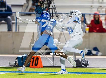 Thumbnail 3 in Midlothian vs Brewer UIL 5A Bi-District Playoff photogallery.
