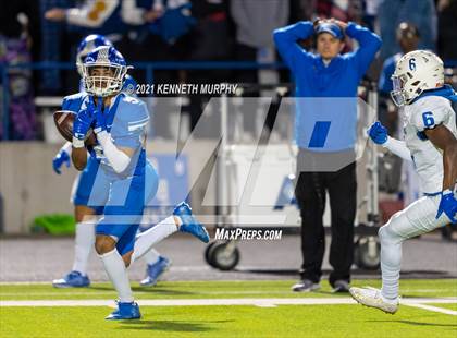 Thumbnail 3 in Midlothian vs Brewer UIL 5A Bi-District Playoff photogallery.