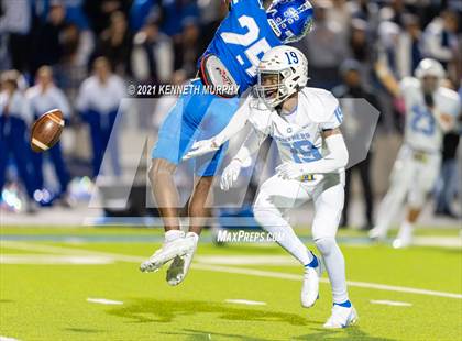 Thumbnail 3 in Midlothian vs Brewer UIL 5A Bi-District Playoff photogallery.
