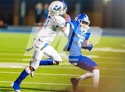 Thumbnail 3 in Midlothian vs Brewer UIL 5A Bi-District Playoff photogallery.