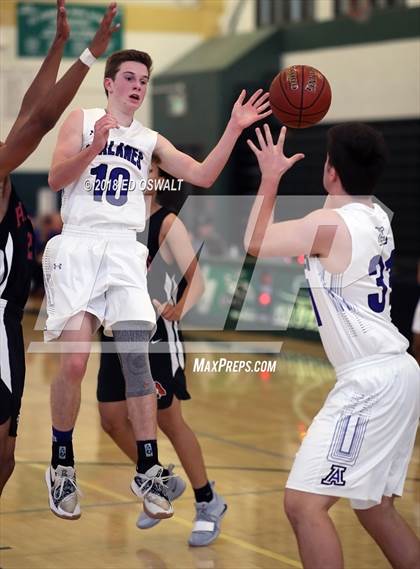 Thumbnail 3 in Acalanes vs. San Leandro (Gauchos Holiday Hoops Classic) photogallery.