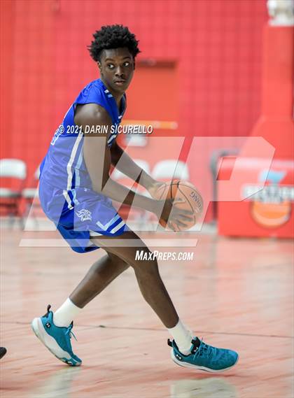 Thumbnail 3 in Cathedral Catholic vs Curtis (Section 7 Arizona Tournament) photogallery.
