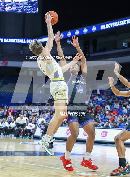 Thumbnail 3 in McKinney vs. Duncanville (UIL 6A State Final) photogallery.