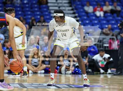 Thumbnail 1 in McKinney vs. Duncanville (UIL 6A State Final) photogallery.