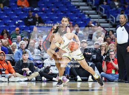 Thumbnail 2 in McKinney vs. Duncanville (UIL 6A State Final) photogallery.