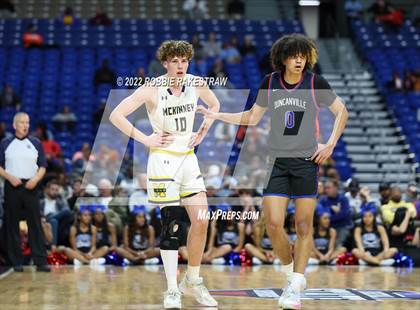 Thumbnail 1 in McKinney vs. Duncanville (UIL 6A State Final) photogallery.