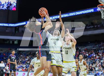 Thumbnail 2 in McKinney vs. Duncanville (UIL 6A State Final) photogallery.