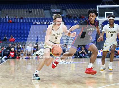Thumbnail 2 in McKinney vs. Duncanville (UIL 6A State Final) photogallery.
