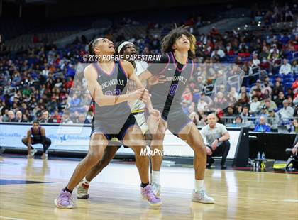 Thumbnail 3 in McKinney vs. Duncanville (UIL 6A State Final) photogallery.